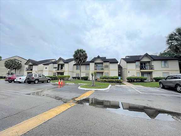 5th image of 1924 Lake Atriums Cir APT 49