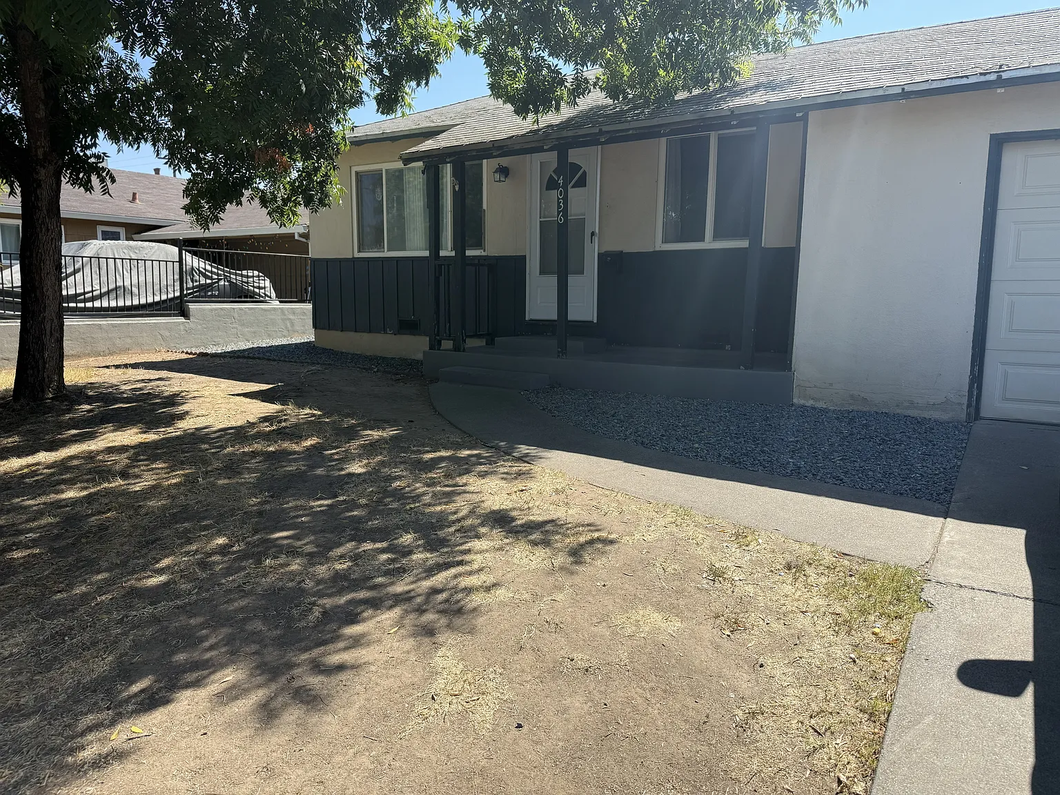 3 bed, 925 sqft, $2,300 — Photo 1