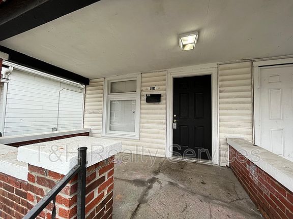 3rd image of 1511 E Kelly St