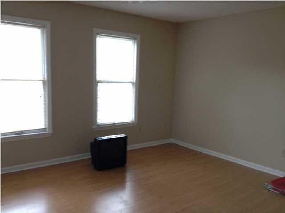 2nd image of 8702 Plantation Court Dr