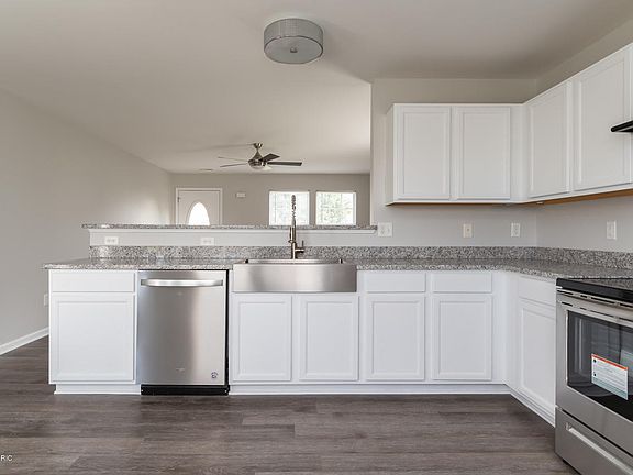 3rd image of 3211 Piedmont Dr