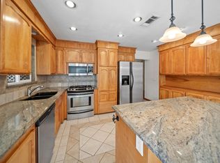 1047 Ledell Dr, Redding, CA 96002