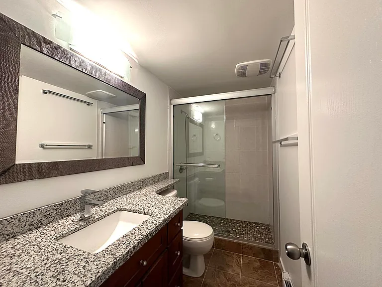 1886 E 52nd Ave — Photo 5