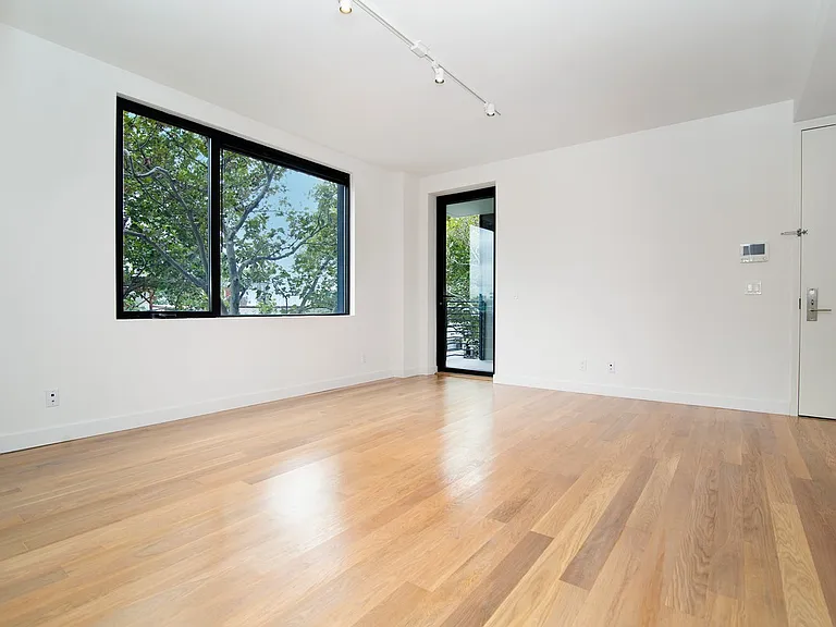 100 Ainslie St #6C — Photo 3