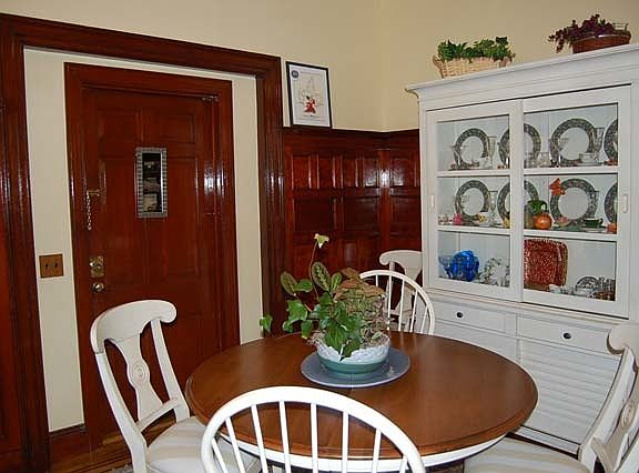 3rd image of 131 Irving Ave APT 1R