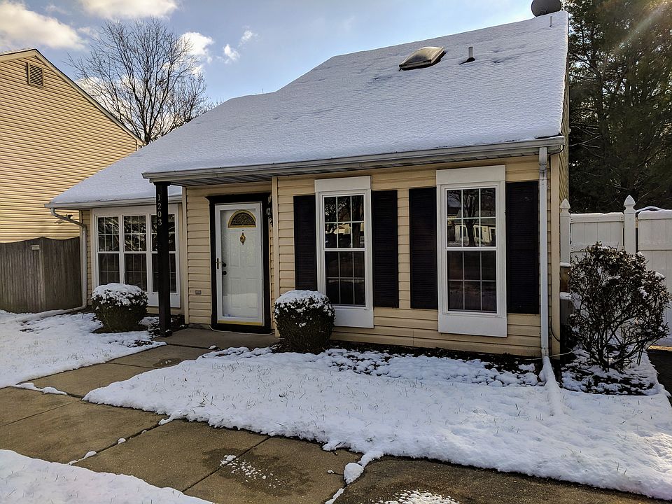 1st image of 1203 Caldwell Ct S
