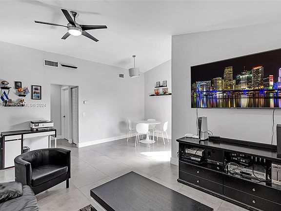 4th image of 17032 NW 63rd Pl #17032