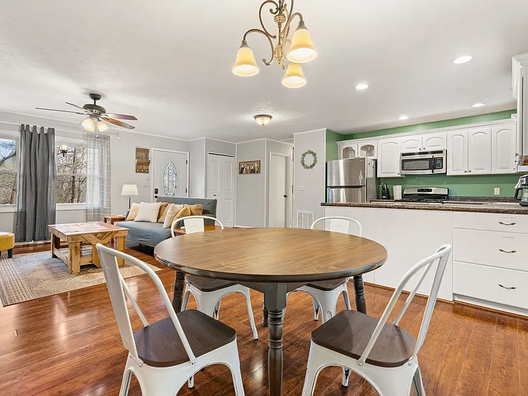 224 Rock Haven Ln — Photo 14