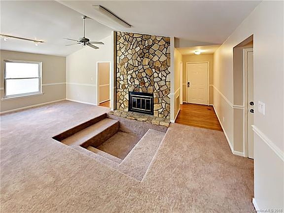 2nd image of 10309 Camelback Cres