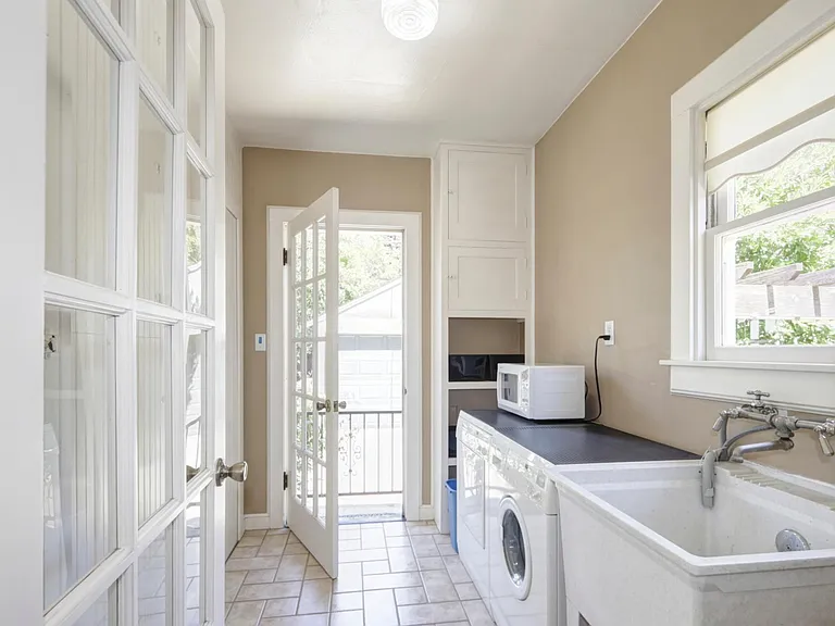 450 Coloma Way — Photo 24