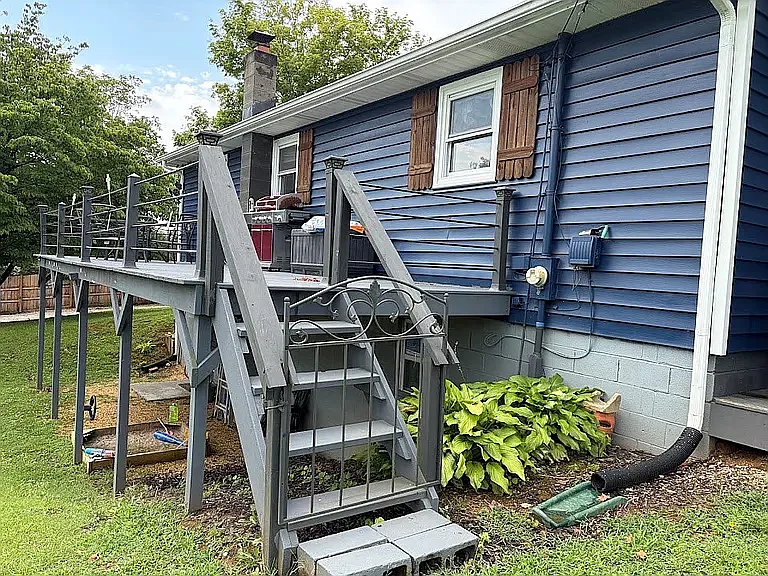 3 bed, 2080 sqft, $2,200 — Photo 2
