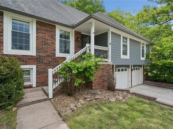 6104 Albervan St, Shawnee, KS 66216