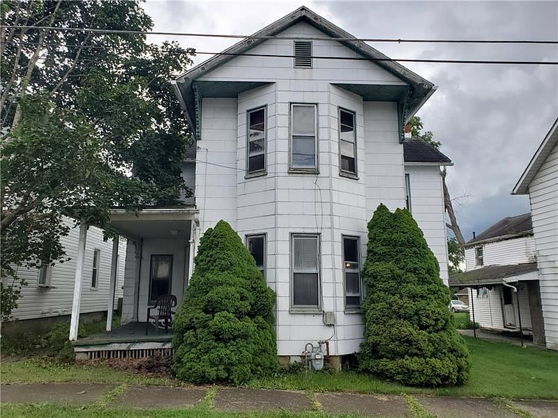 1st image of 131 W Campbell St