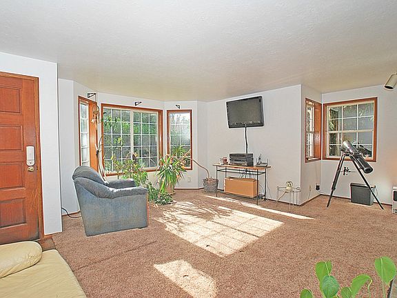 3rd image of 7550 NE Beachwood Ave