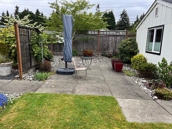 3rd image of 13558 16th Ave NE