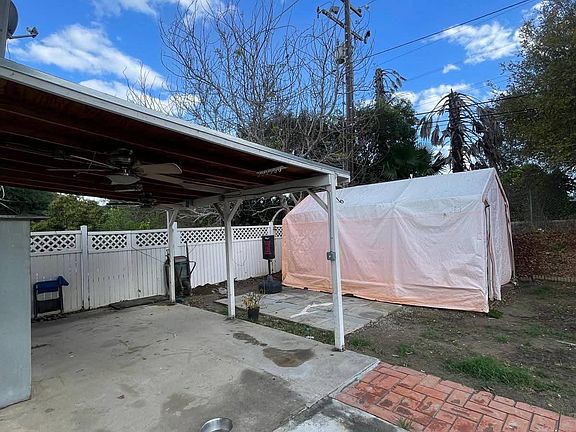 2nd image of 1580 1/2 Grand Ave