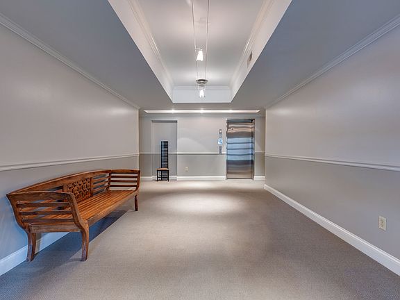 5th image of 4040 Woodlawn Dr Unit 24