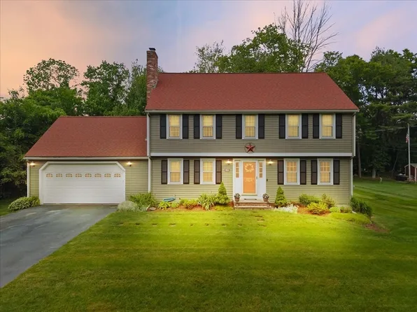 461 Hodges St, Taunton, MA 02780