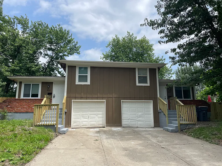 816-818 S Grant Ter — Photo 1