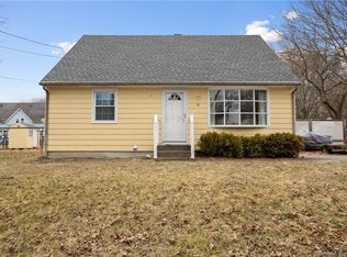 18 Victoria St, Griswold, CT 06351