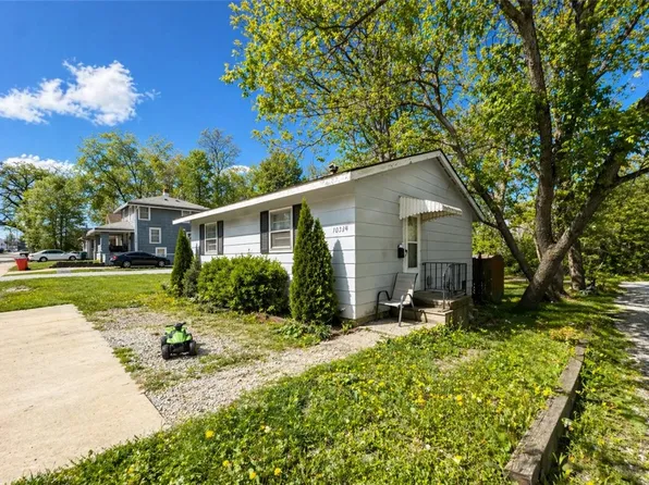 1034 9th St, Charleston, IL 61920