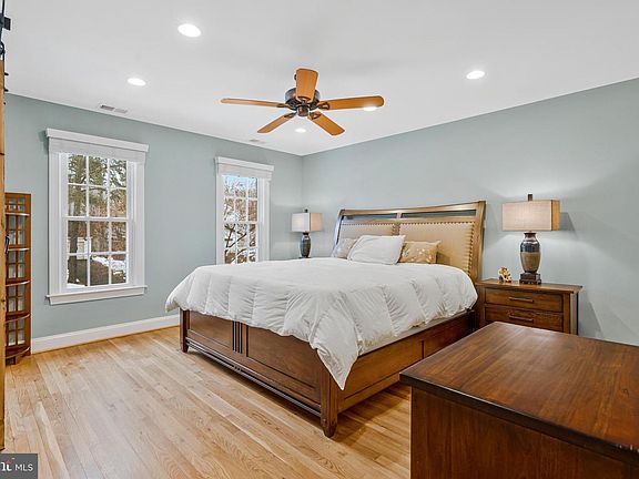 5th image of 10912 Hunt Club Rd