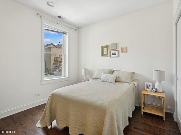 4th image of 3645 N Wilton Ave #1