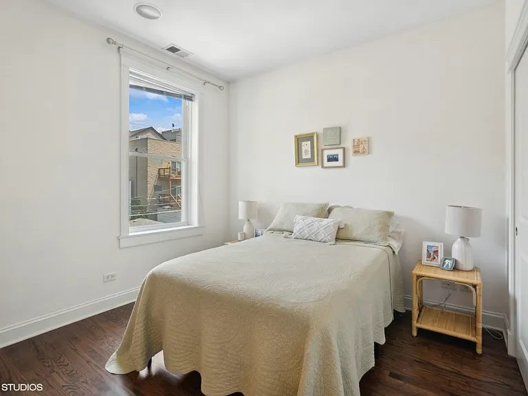 3647 N Wilton Ave #2 — Photo 8
