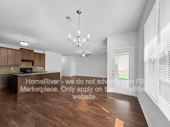 3rd image of 140 Daisy Cir