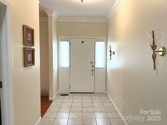 3rd image of 105 Winding Creek Dr