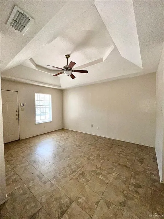 1 bed, 1.0 bath, 700 sqft, $700 — Photo 4