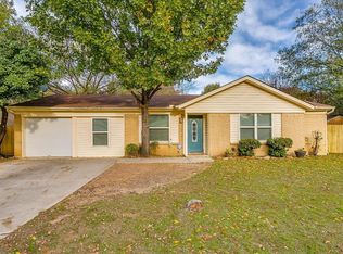 5909 Guildwood Dr, Arlington, TX 76017