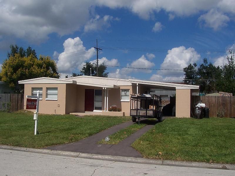 1st image of 218 Poinciana Cir