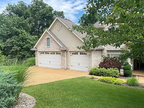 3rd image of 2679 Forest Glen Dr