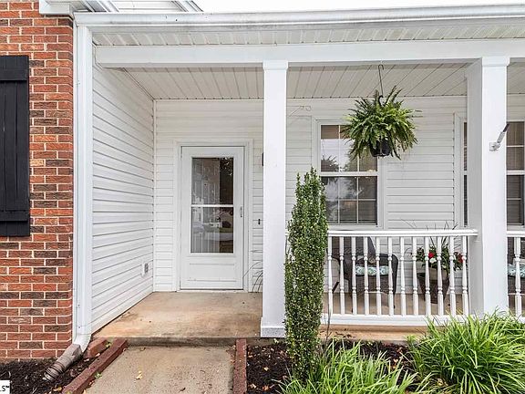 2nd image of 16 Blossom Park Ct