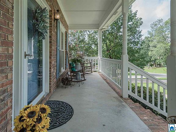 4th image of 2159 Woodledge Dr