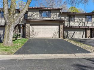 5869 Hyland Courts Dr, Bloomington, MN 55437