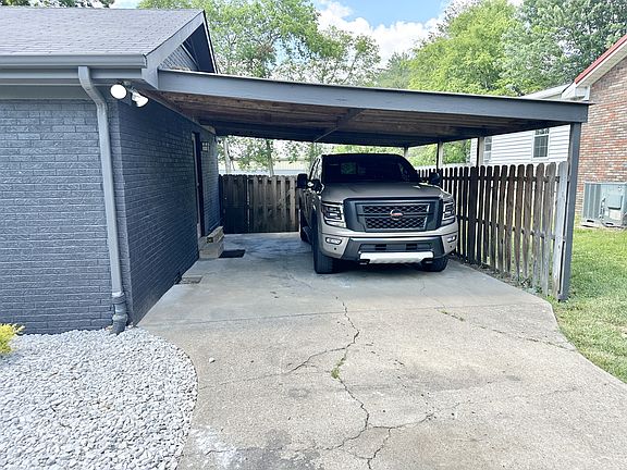 2nd image of 422 Malvin St
