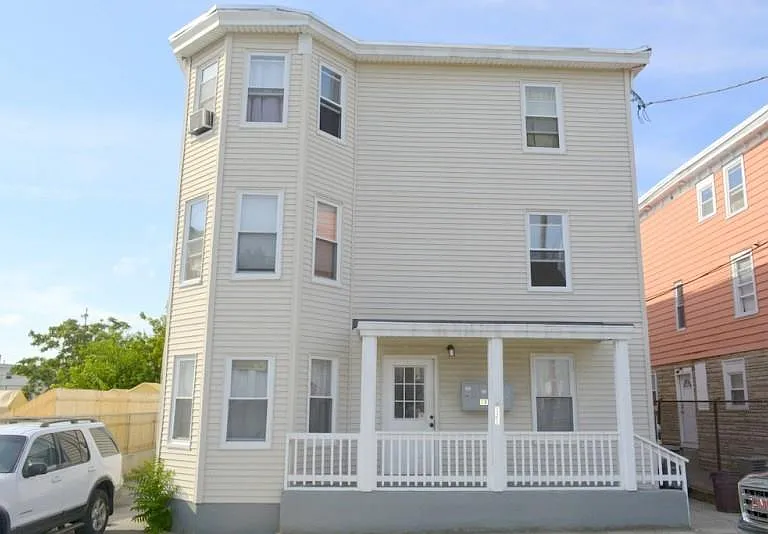 121 Tell St #1R — Photo 15