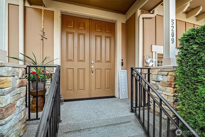 4th image of 5209 157th Court NE