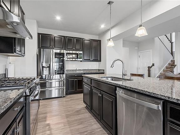 5th image of 3507 Iberis Ln