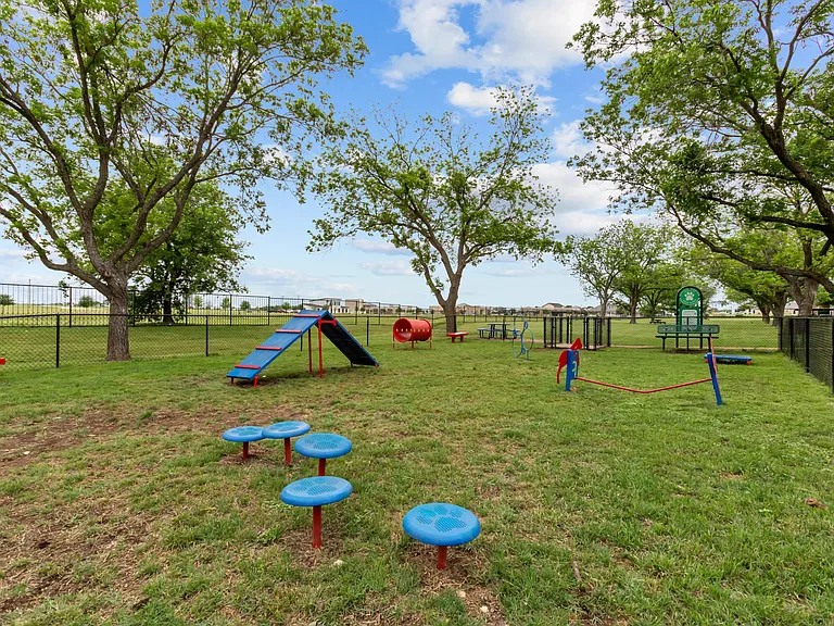 PECAN POINTE — Photo 18