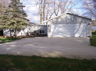 3509 Sunset Ln, Brillion, WI 54110