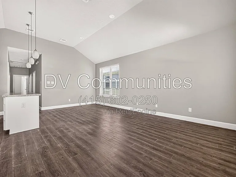 1204 3rd St — Photo 27