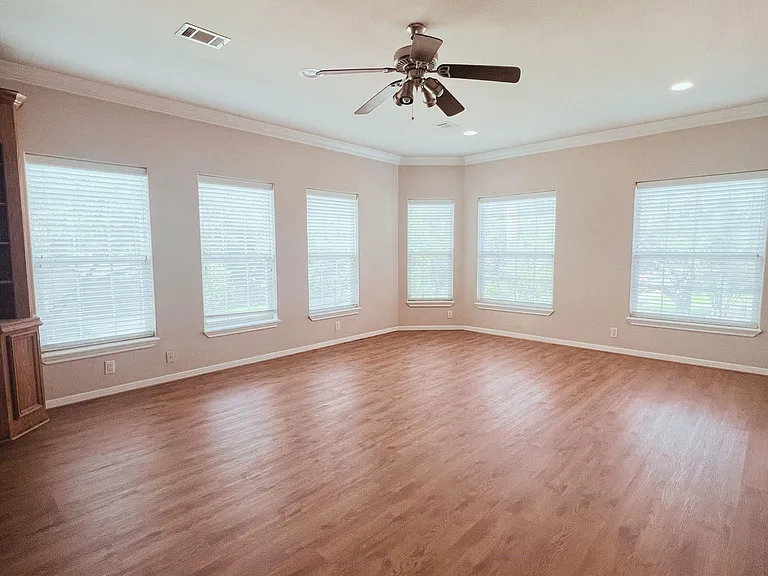 3903 Pinesbury Dr — Photo 5