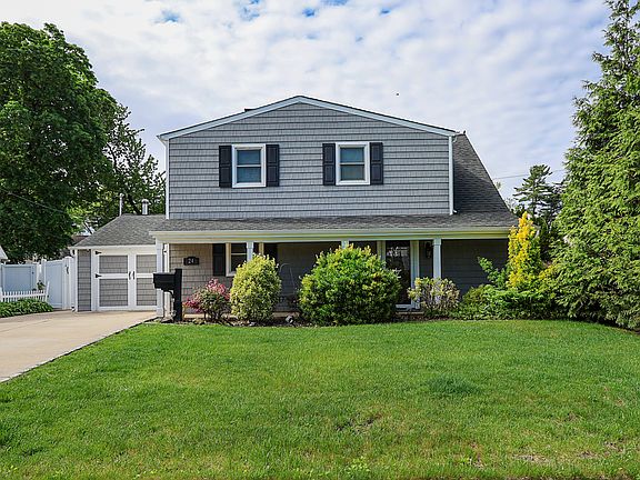2nd image of 24 Mead Ln