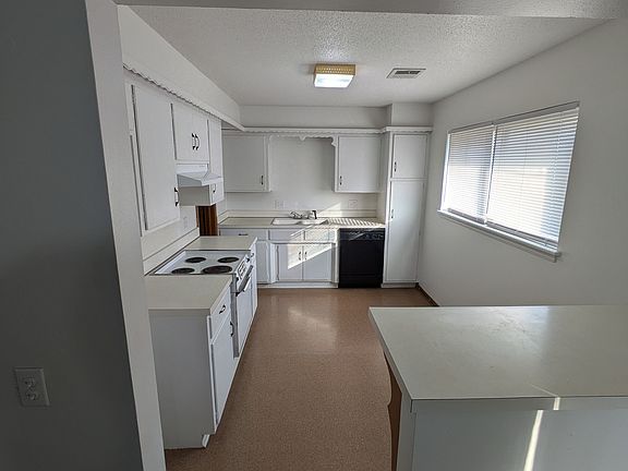 3rd image of 4614 NW 26th St