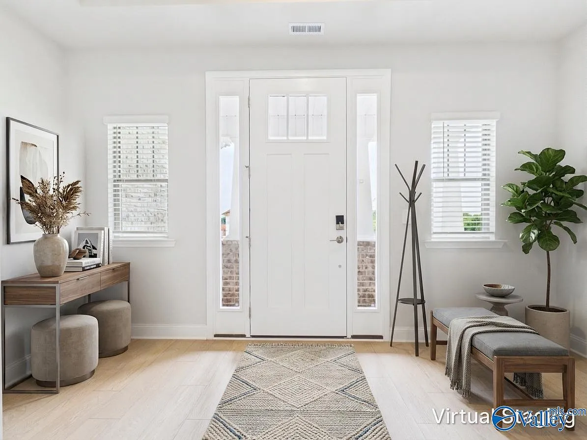 4 bed, 3.0 bath, 2828 sqft, $2,500 — Photo 2