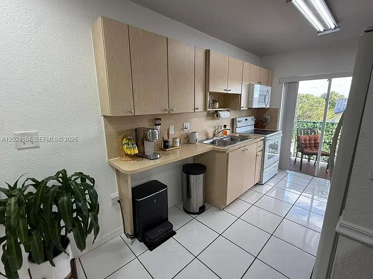 3514 W 76th St #203 — Photo 13