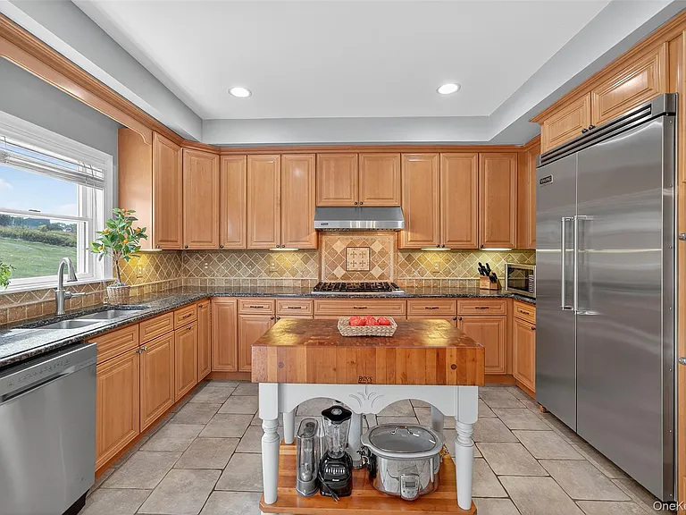 11 Dorian Way — Photo 16